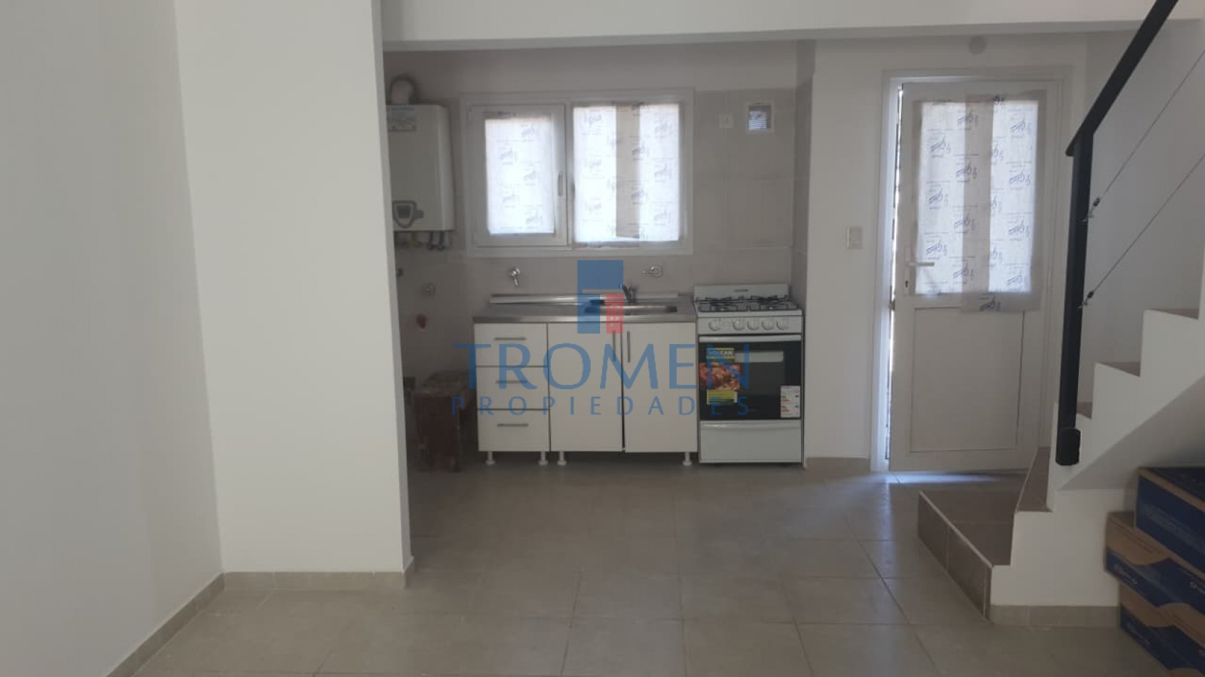 DEPARTAMENTO EN BARRIO ENTRE PINOS