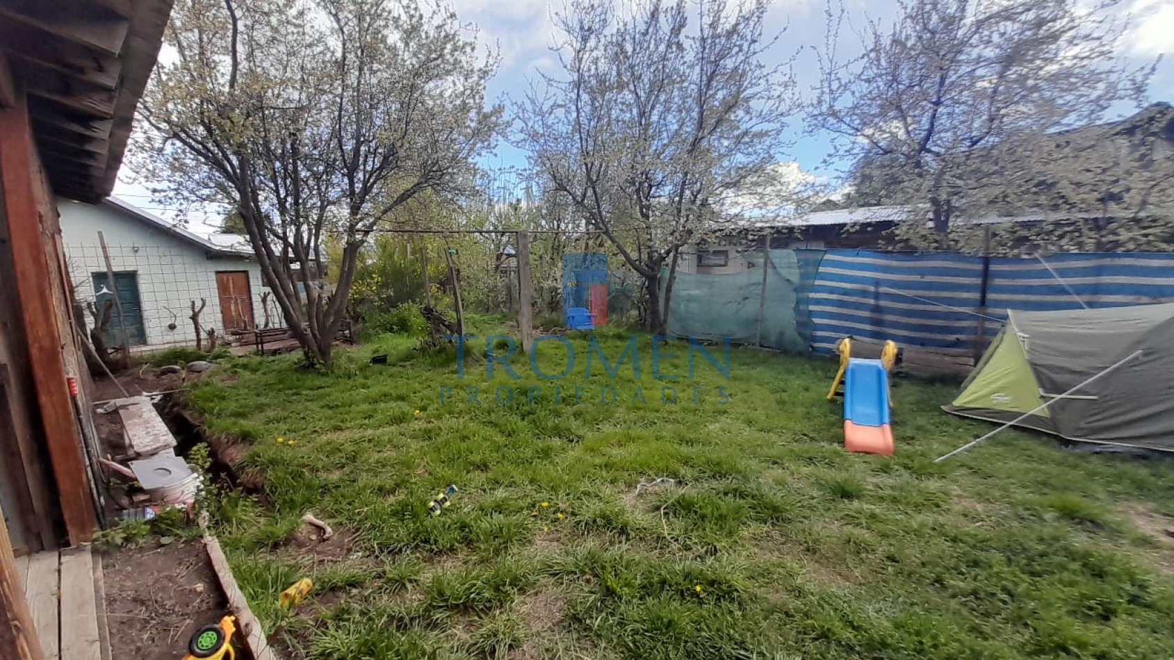 Dos Cabañas + local/ deposito en Dina Huapi