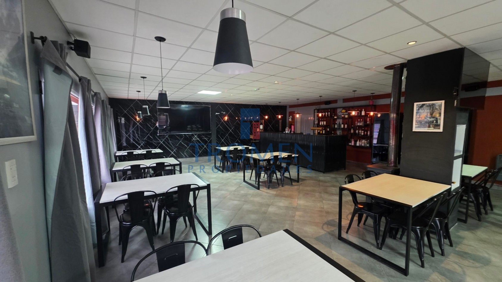 Hotel - Resto Bar en Ingeniero Jacobacci 