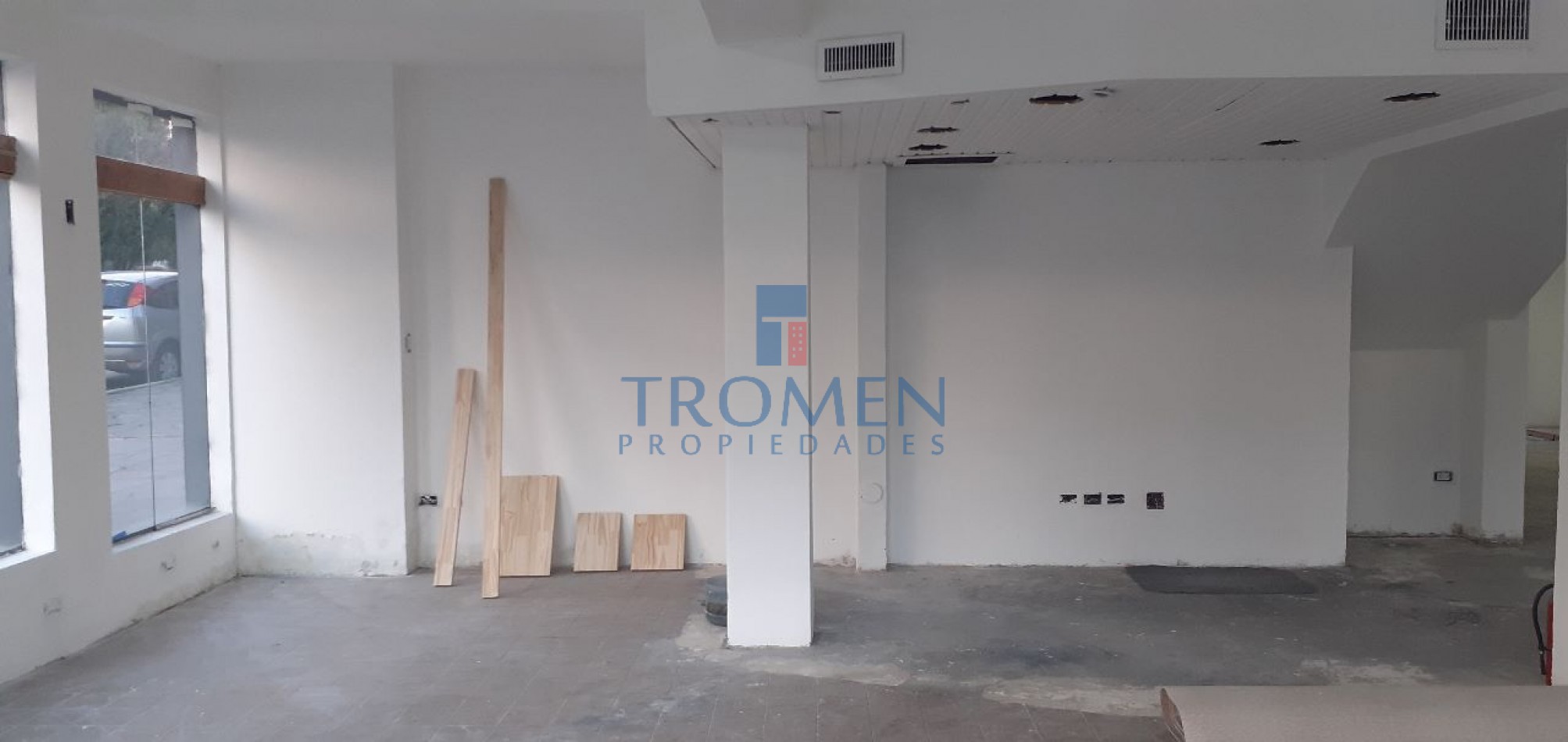 Local Comercial en esquina. Zona Centro