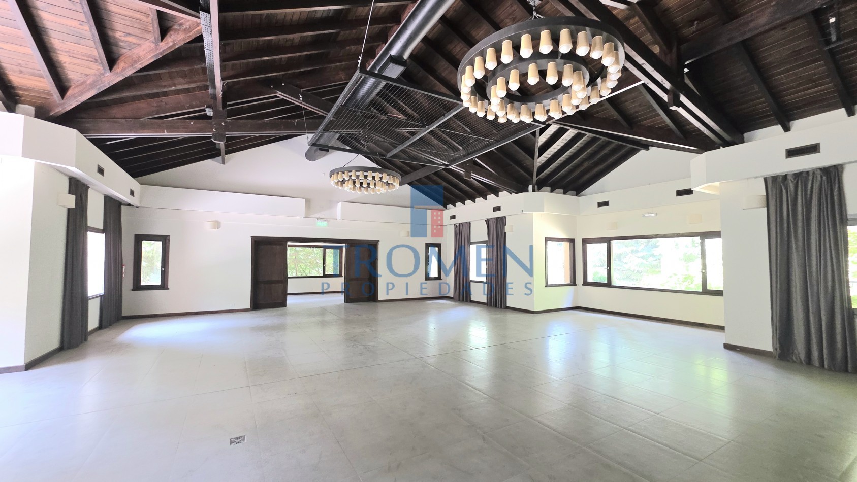 Salon de eventos - Restaurant y Casa de Te + Departamento 