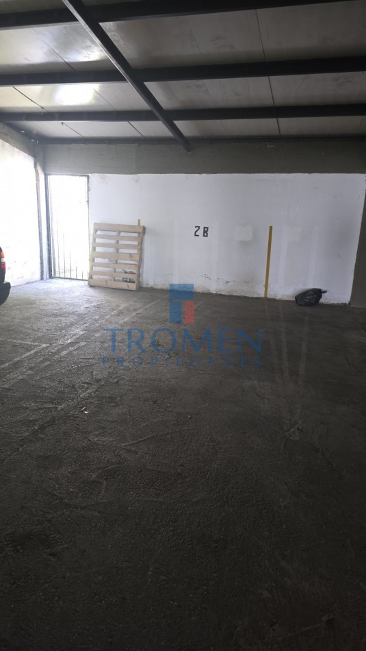 Departamento centrico con cochera. Muy luminoso