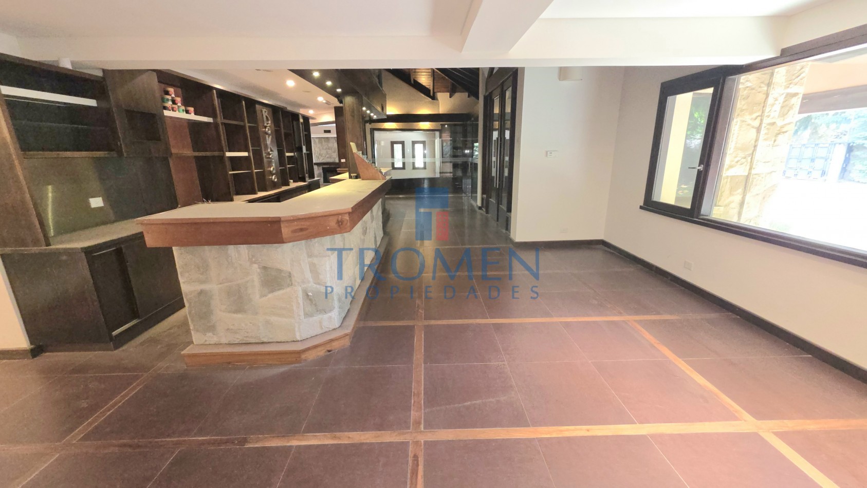 Salon de eventos - Restaurant y Casa de Te + Departamento 