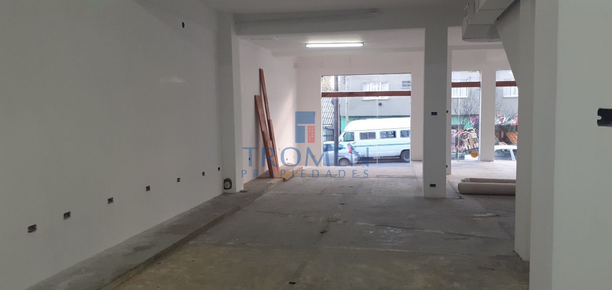 Local Comercial en esquina. Zona Centro