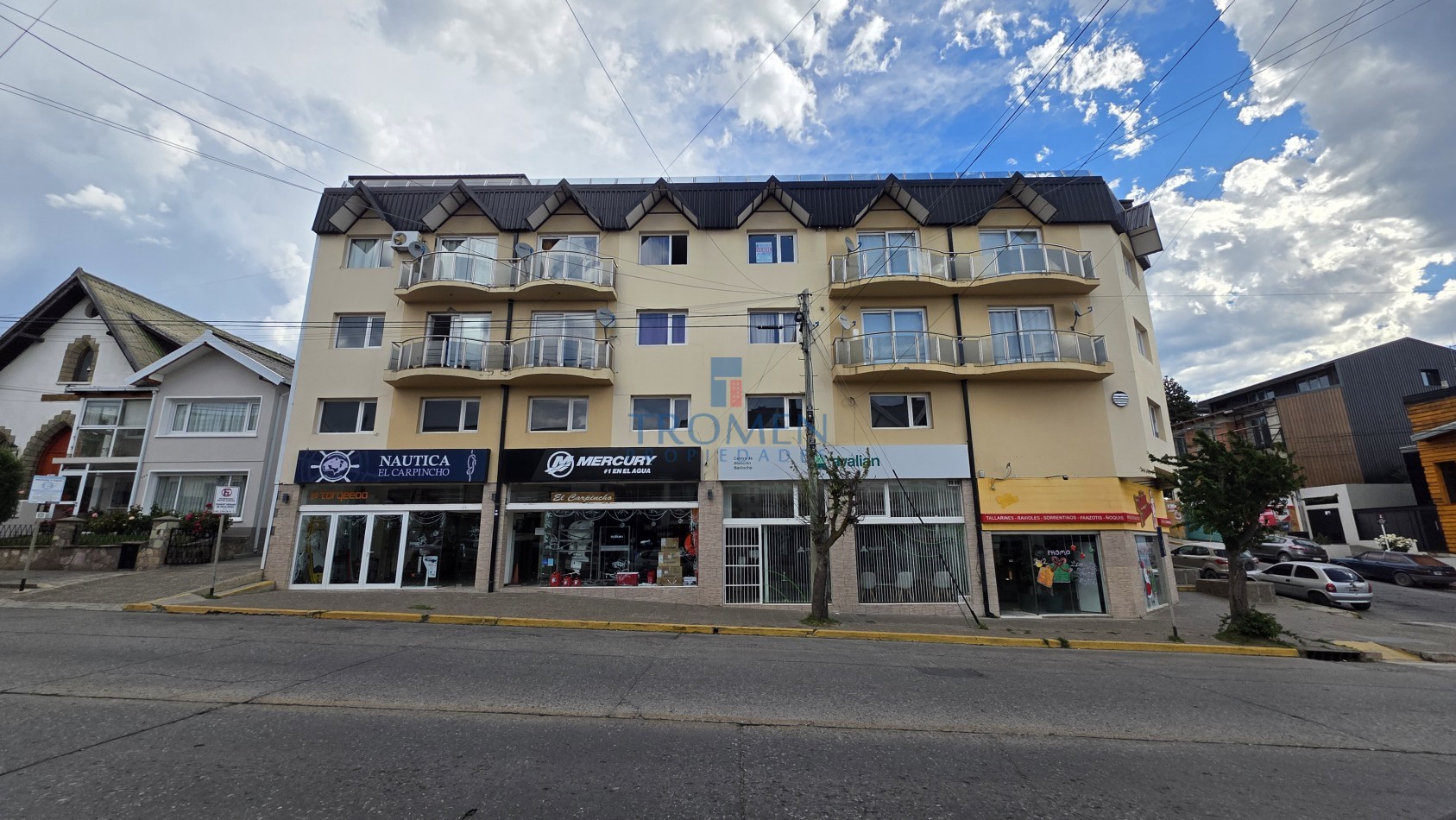 Monoambiente centrico con cochera