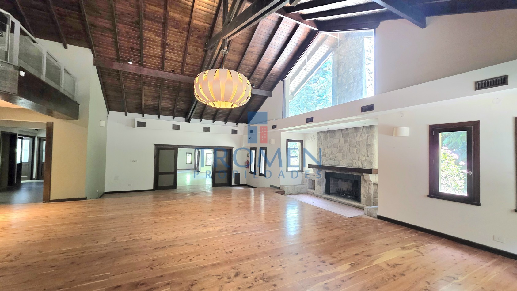 Salon de eventos - Restaurant y Casa de Te + Departamento 