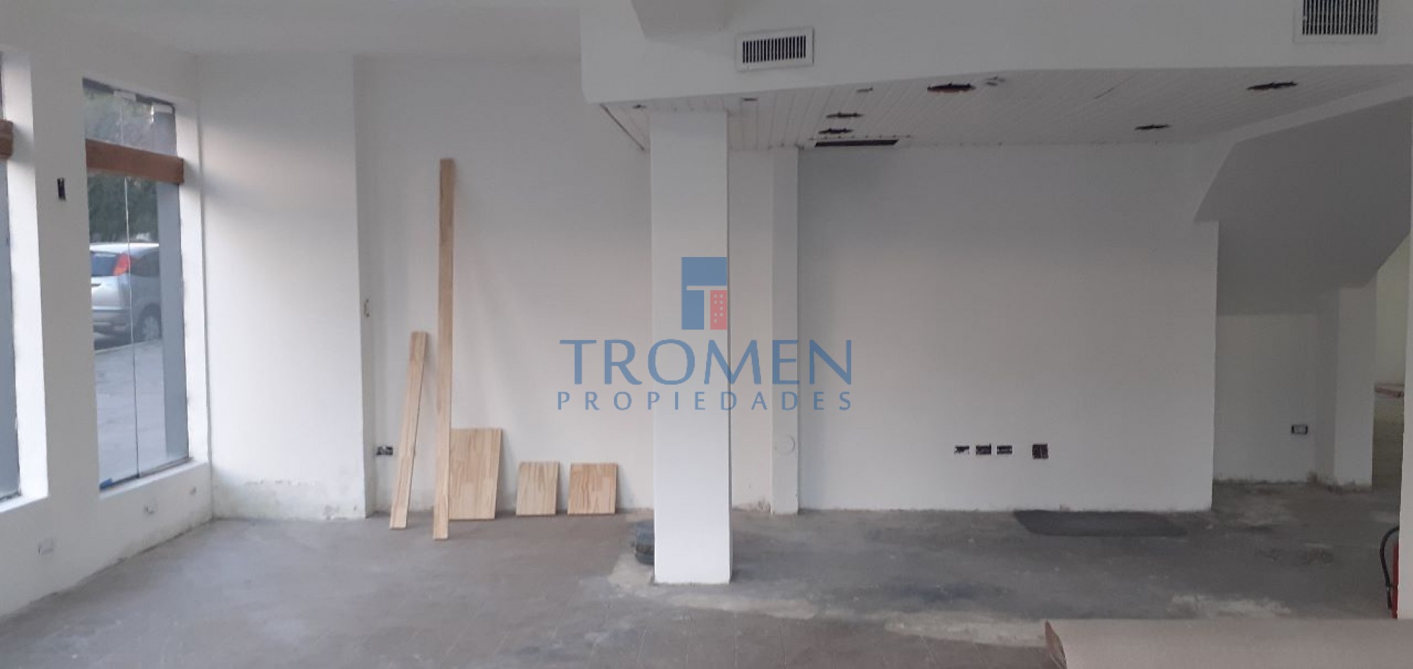 Local Comercial en esquina. Zona Centro