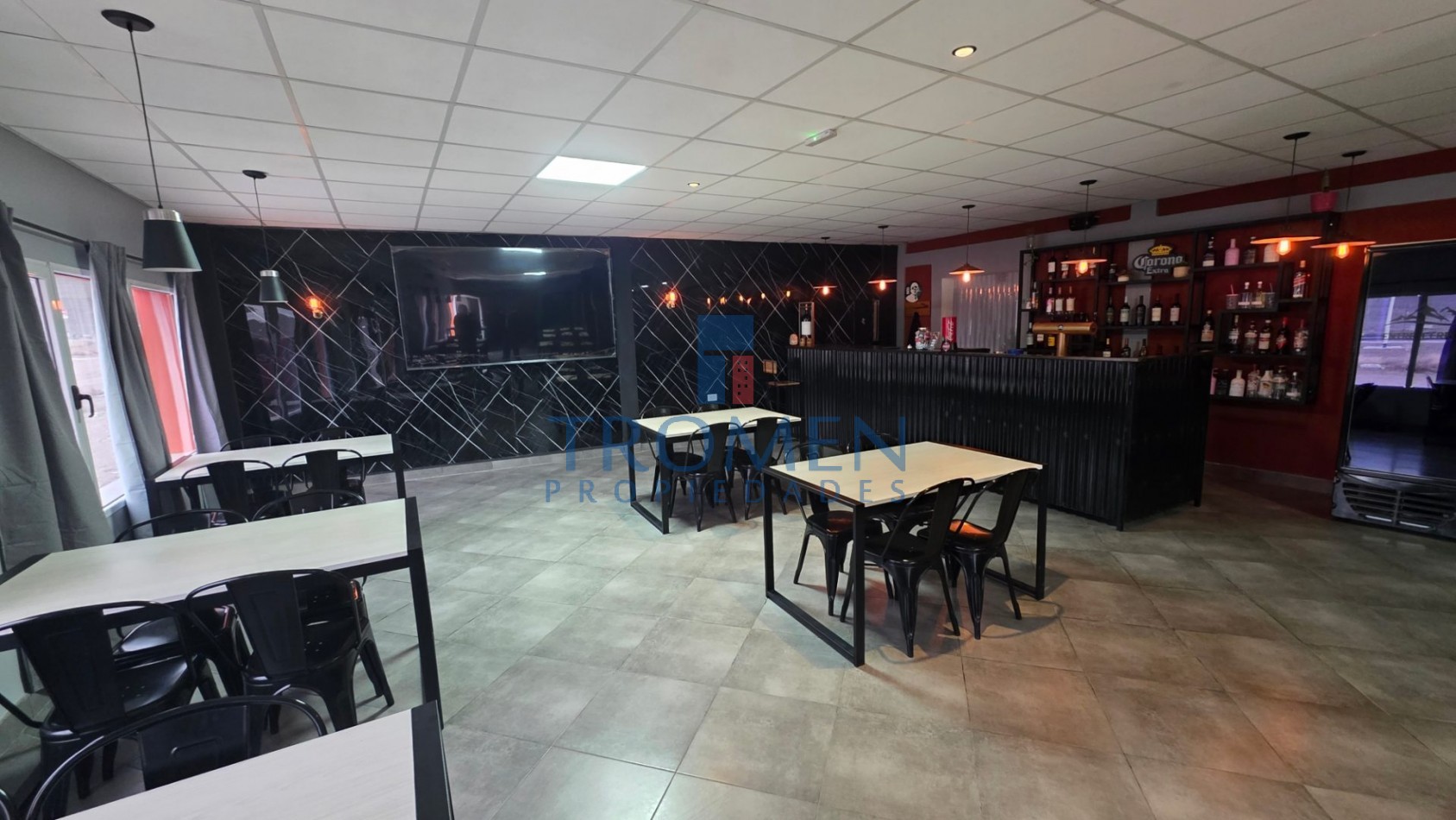 Hotel - Resto Bar en Ingeniero Jacobacci 