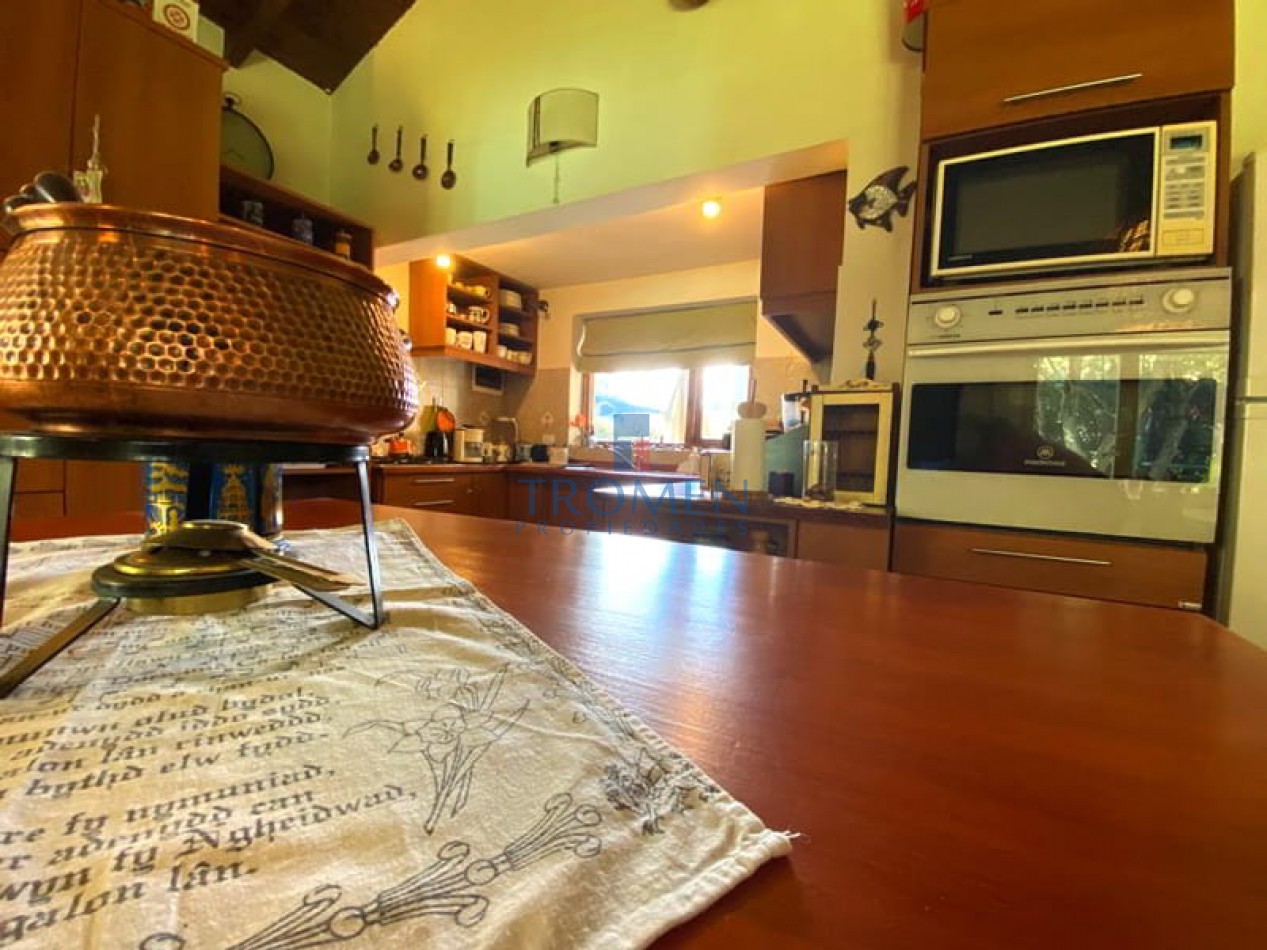 Casa amplia + Deptos + Tiny House. Apta turismo 