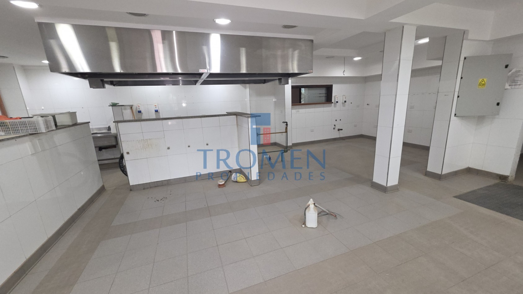 Salon de eventos - Restaurant y Casa de Te + Departamento 