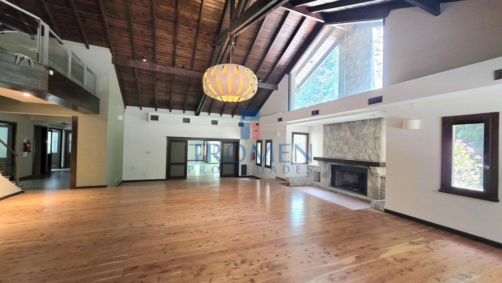 Salon de eventos - Restaurant y Casa de Te + Departamento 