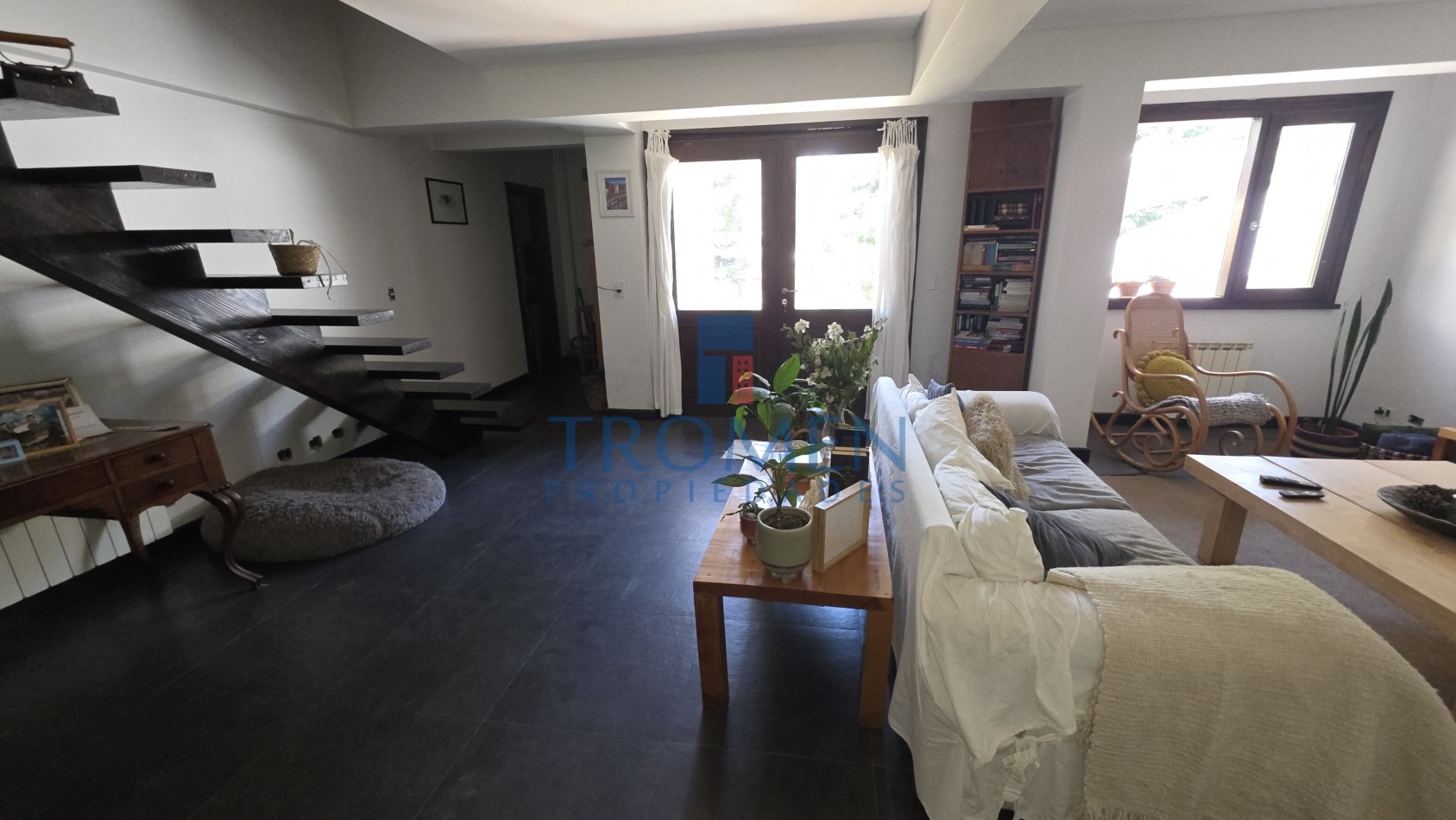 Salon de eventos - Restaurant y Casa de Te + Departamento 