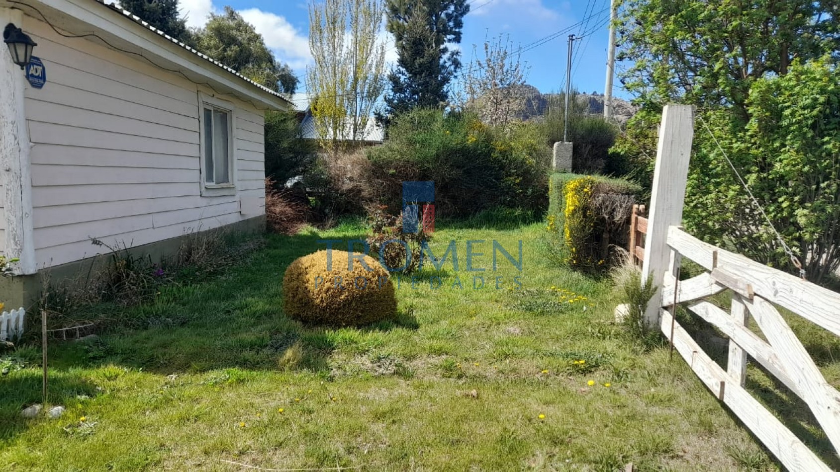 Dos Cabañas + local/ deposito en Dina Huapi