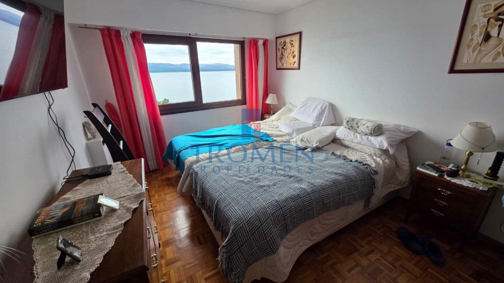 DEPARTAMENTO CON VISTA PLENA AL LAGO