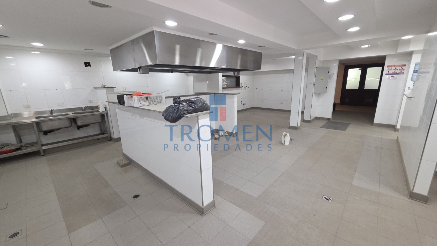 Salon de eventos - Restaurant y Casa de Te + Departamento 