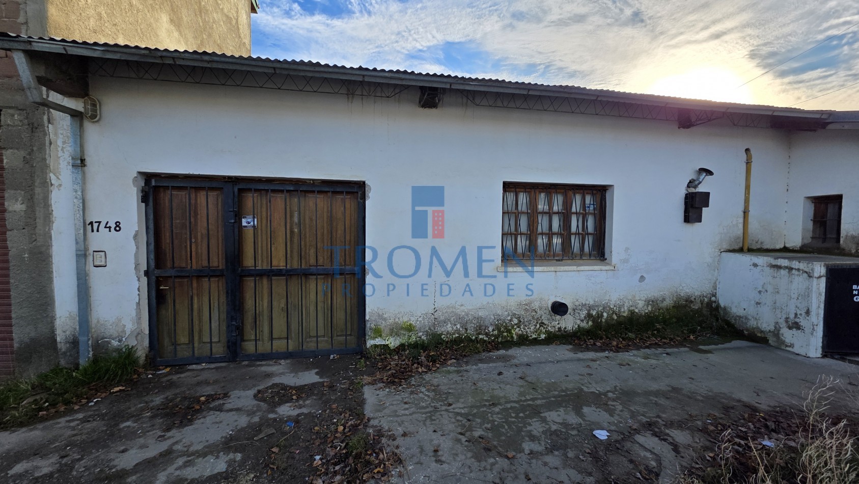 Galpon + Departamento en barrio Ñireco