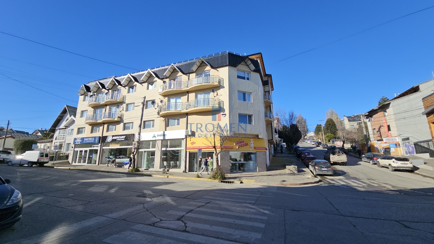 Departamento centrico con cochera. Muy luminoso